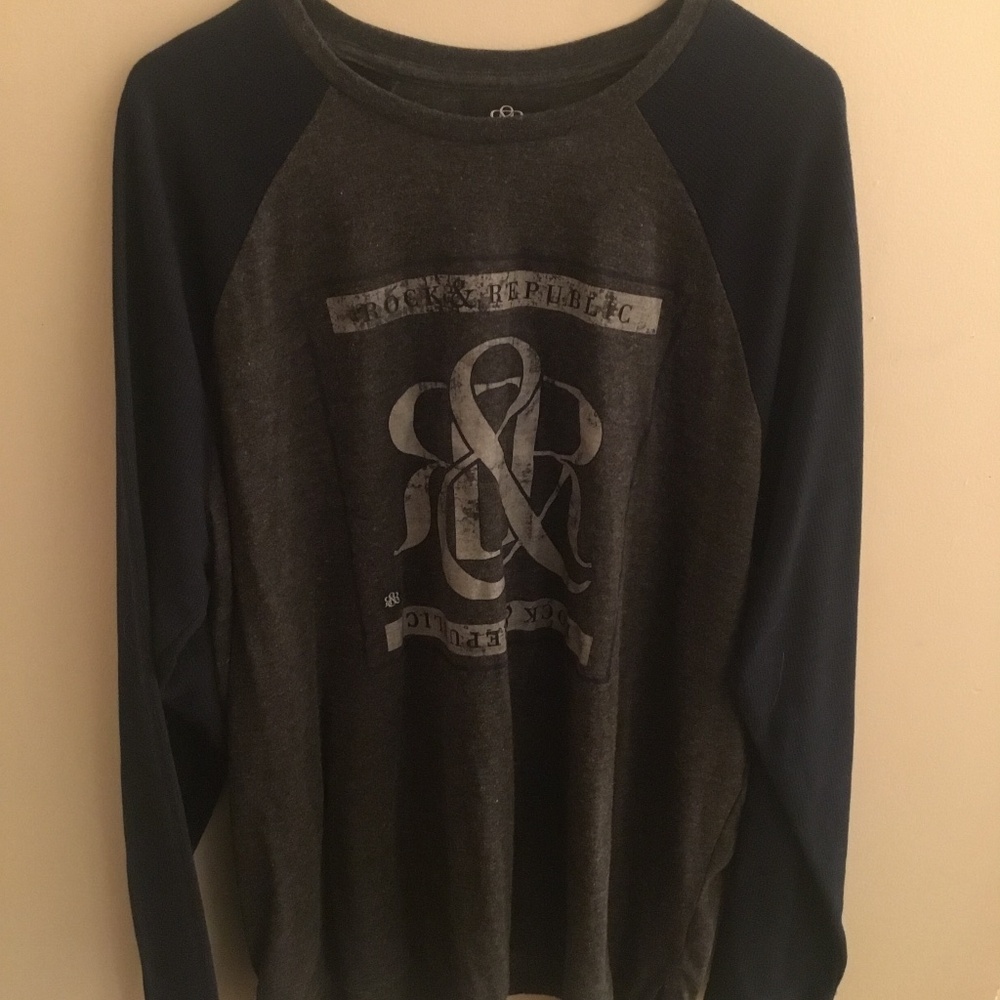 Men’s long sleeve shirt